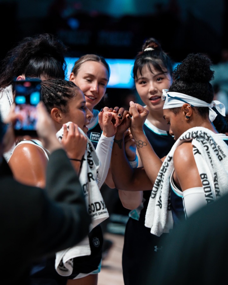 李月汝第二轮Unrivaled比赛拿下6分3板！球队末节逆转 取得两连胜